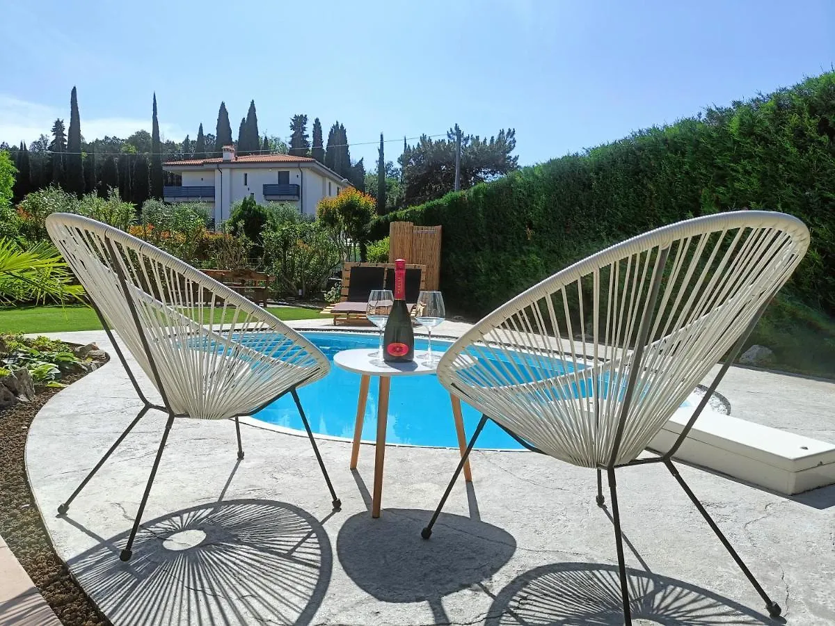 Guest house Picnic Room And Pool Castelnuovo del Garda