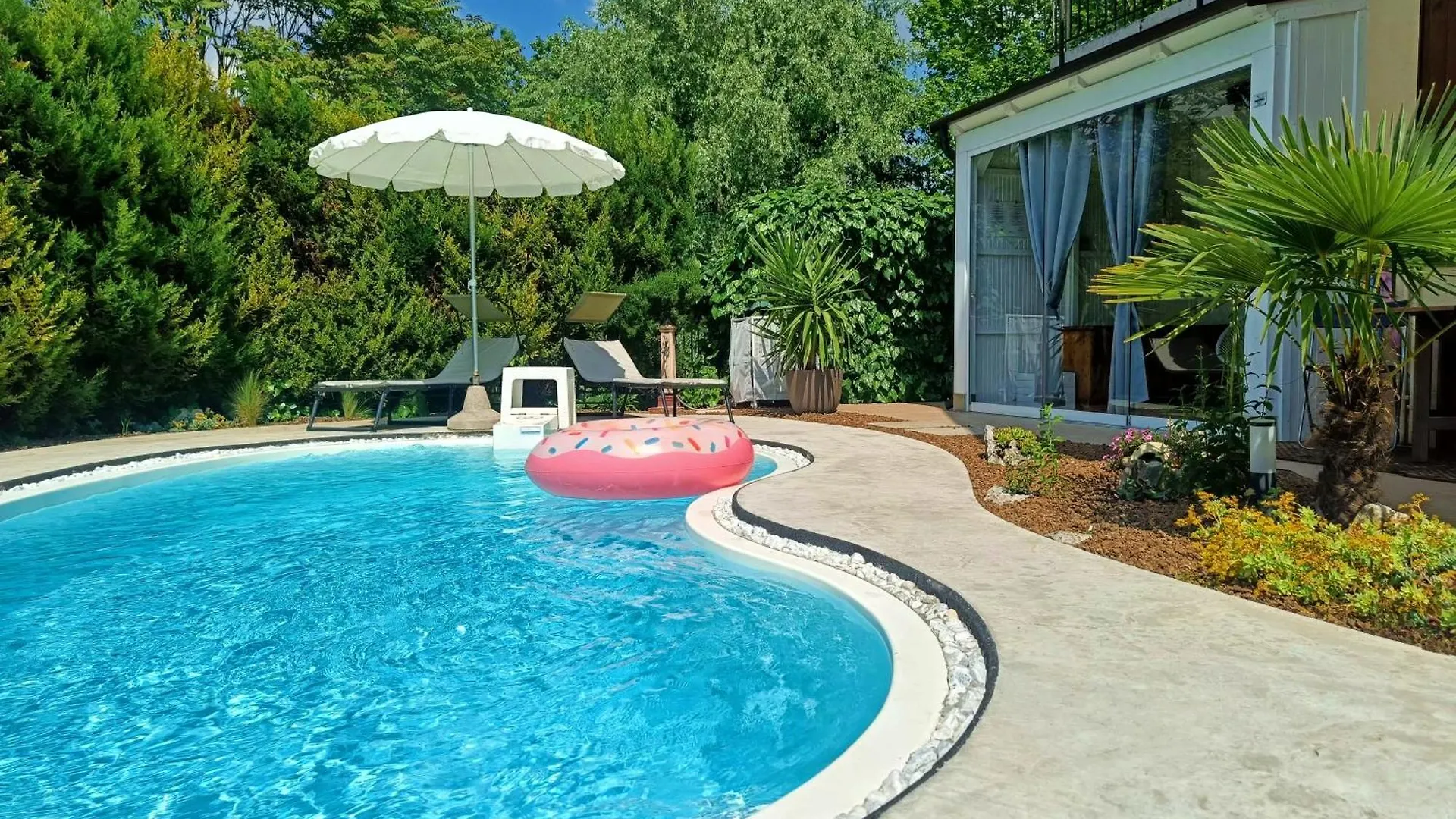 Guest house Picnic Room And Pool Castelnuovo del Garda