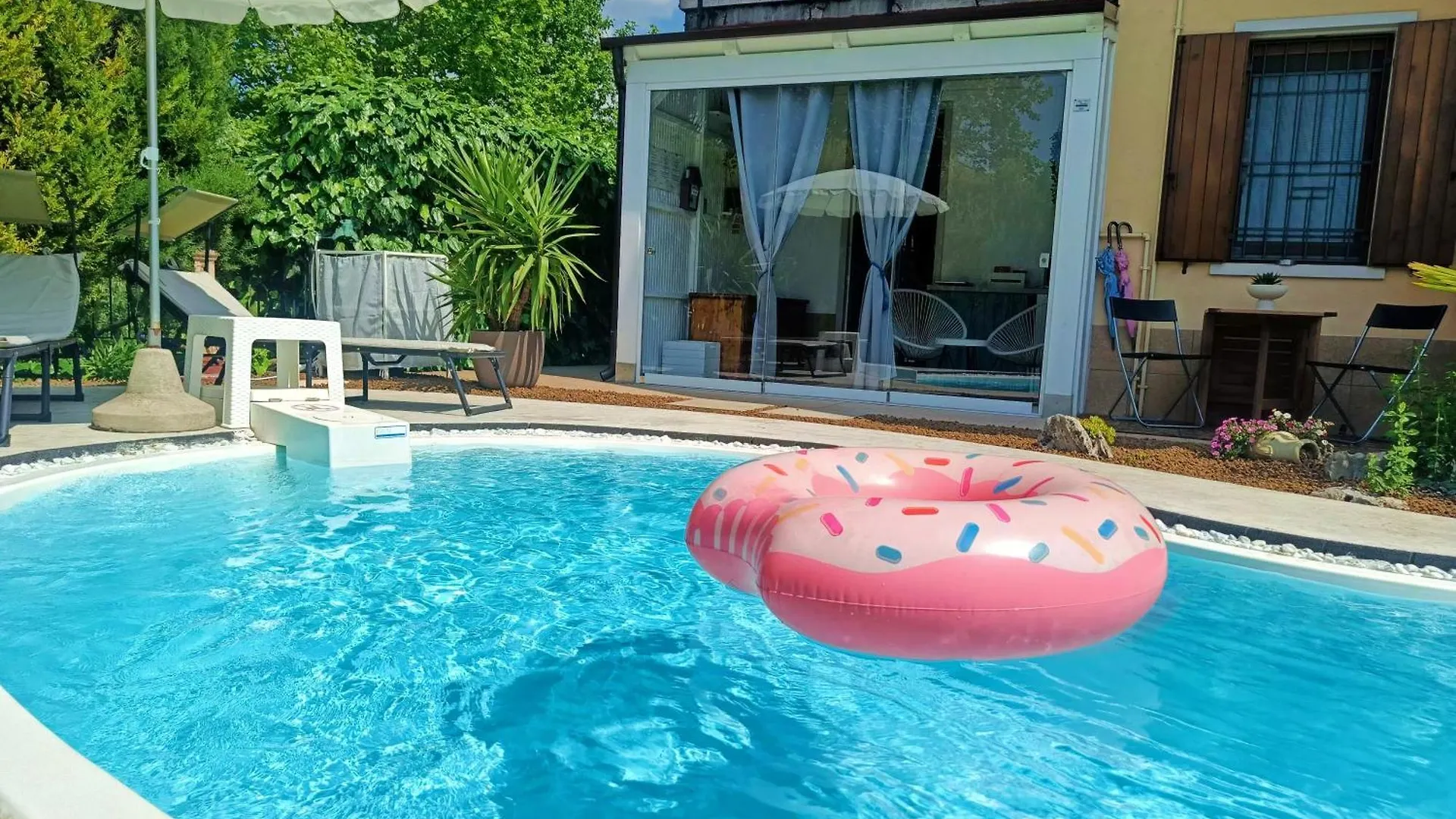 Guest house Picnic Room And Pool Castelnuovo del Garda